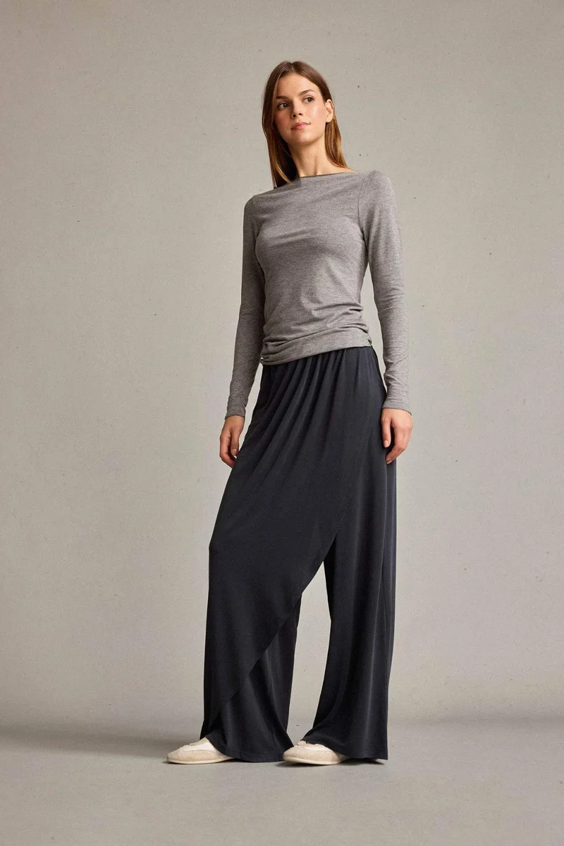 ديفاكتو Relax Fit Normal Waist Straight Leg Modal Trousers