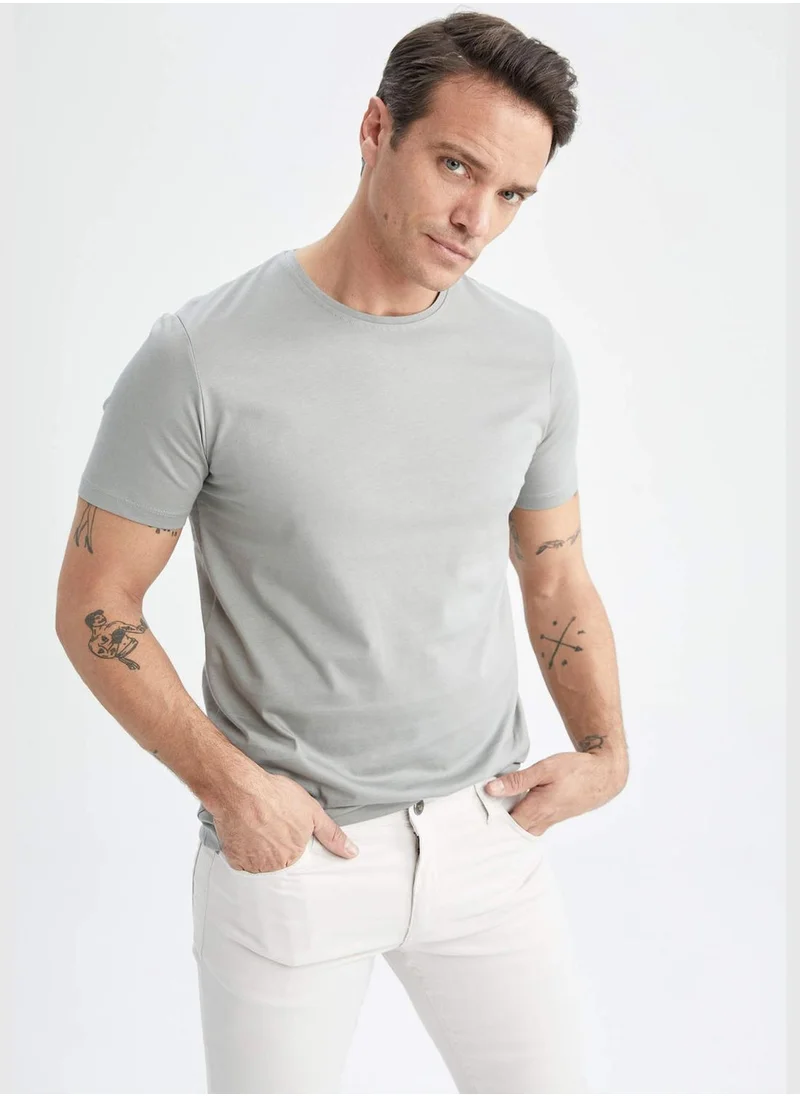 DeFacto Short-Sleeved Regular Fit Crew Neck T-Shirt