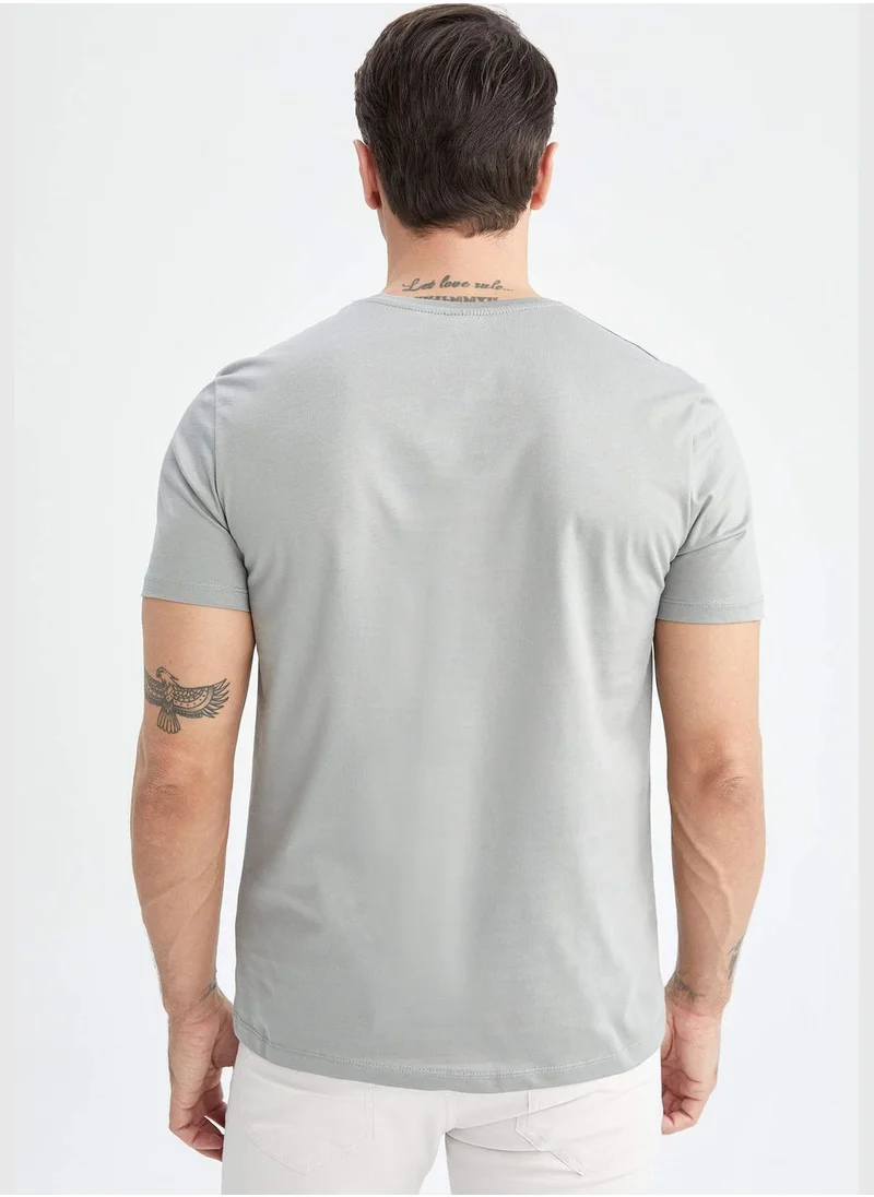 DeFacto Short-Sleeved Regular Fit Crew Neck T-Shirt