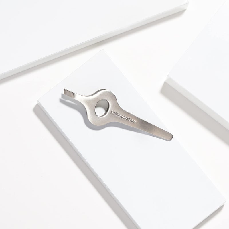 Tweezerman Wide Grip Slant Tweezer - Image 3