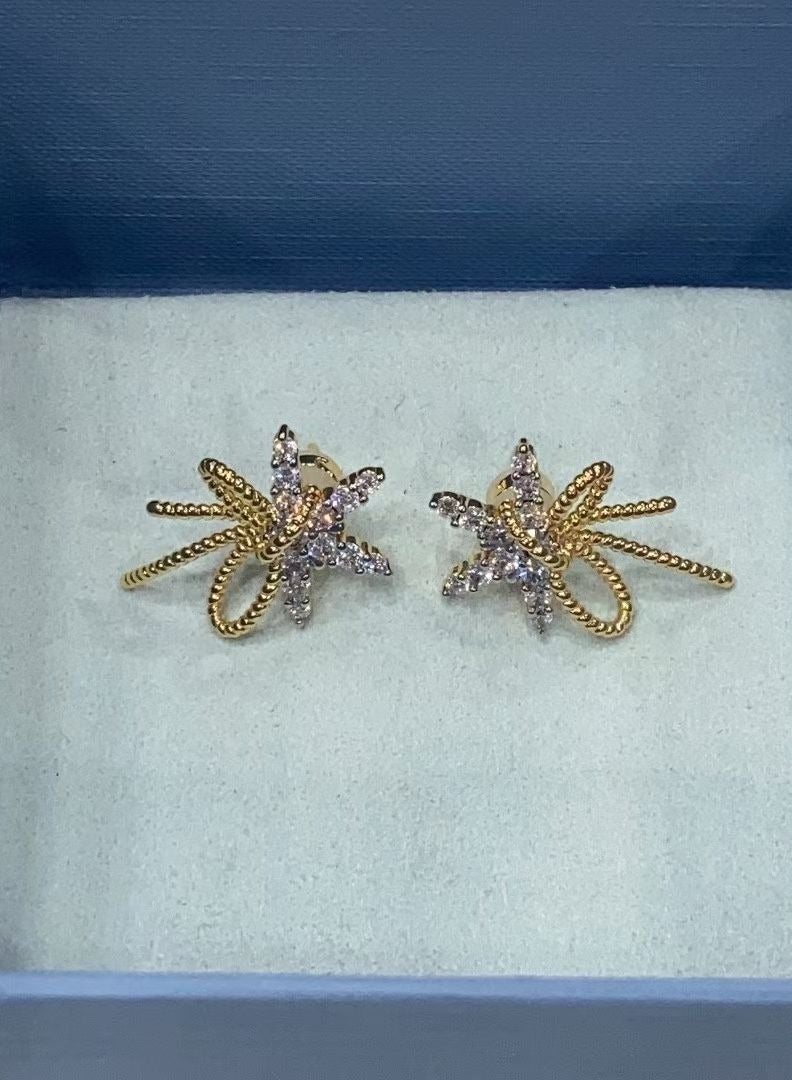 HEFANG Personalized And Fashionable Ribbon Drifting Snow Earrings  - Image 1