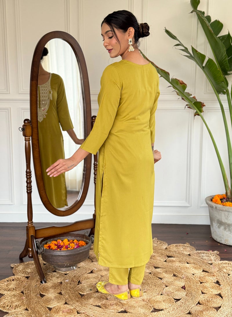 Women's magic embroidered straight Kurta with  magic pant and dupatta sets  - Image 3