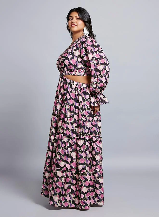 جلو باص فستان طويل بطبعة زهور وخصر بفتحات