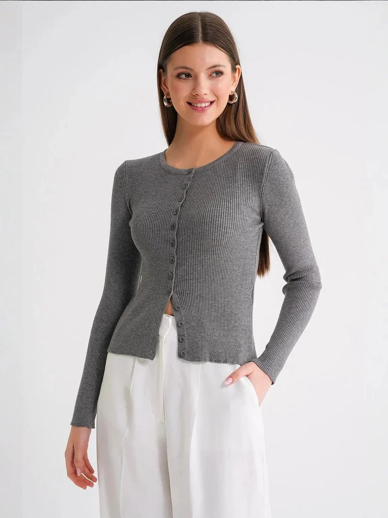 ميكسراي كارديجان ميكسراي محبوك بياقة وأزرار بقصة ضيقة