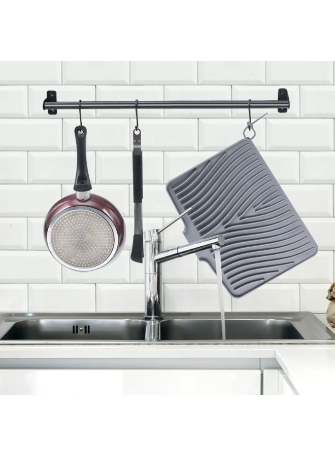 هومستر أدوات المائدة المصنوعة من السيليكون وسائد التجفيف مناسبة لعدادات المطبخ، وسائد تجفيف الأطباق، وسائد التصريف المضادة للانزلاق المزودة بأنابيب التصريف المدمجة، وسائد التجفيف بالأحجار المقاومة للحرارة، وتصميم التصريف المنحدر، والشرائط العريضة المرتفعة للتجفيف السريع، والقاعدة غير المنزلقة المزودة بثقب تصريف وحلقة معلق (18.9 بوصة × 13.58 بوصة، رمادي) - Image 5