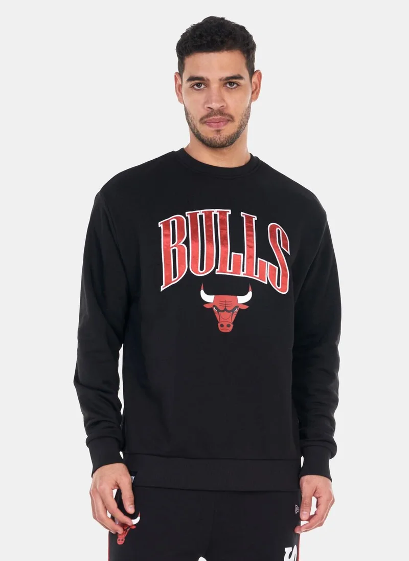نيو ايرا Men's NBA Chicago Bulls Arch Graphic Sweatshirt