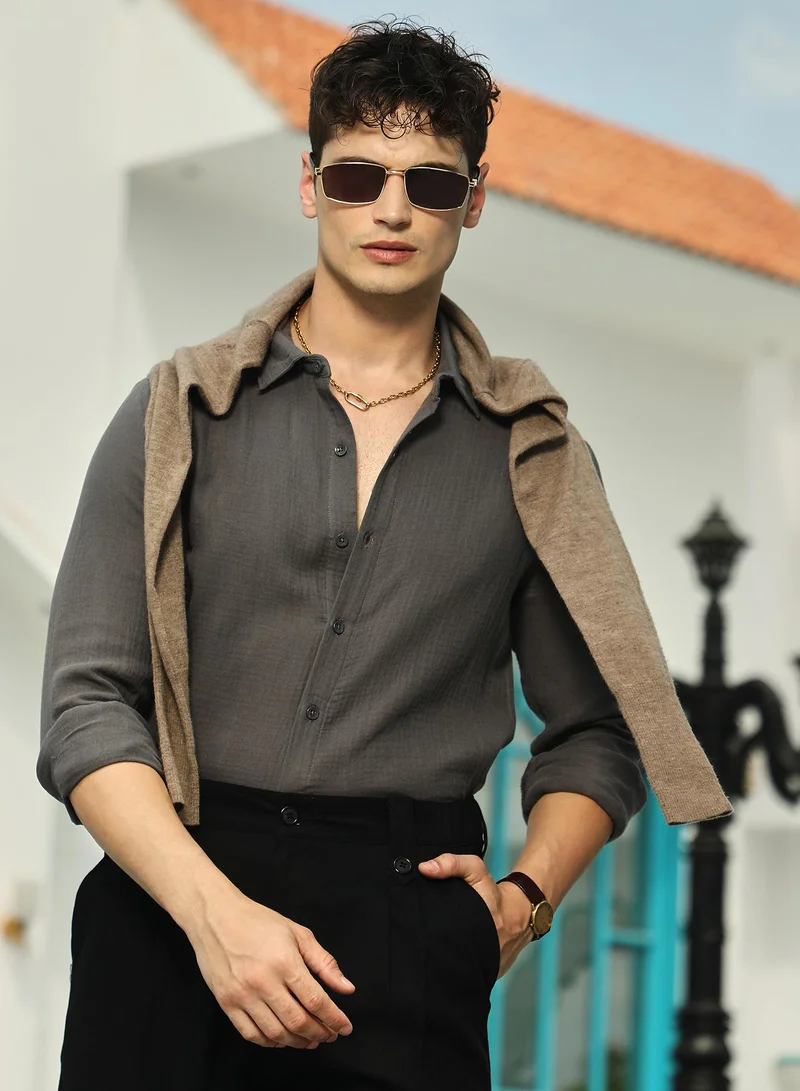 Campus Sutra Men's Charcoal Grey Breezy-Weave Shirt For Casual Wear | Spread Collar | Long Cuffed Sleeves | Button Closure | Shirt Crafted With Comfort Fit For Everyday Wear