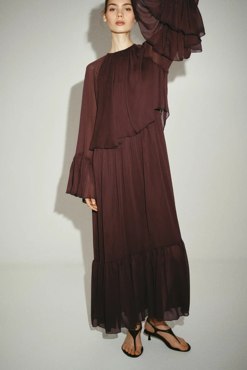 اتش اند ام فستان بقصّة فضفاضة ومظهر طبقات