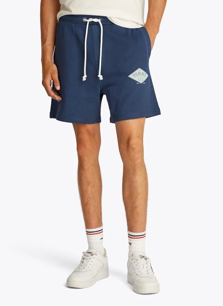 تومي جينز Varsity Graphic Drawstring Shorts