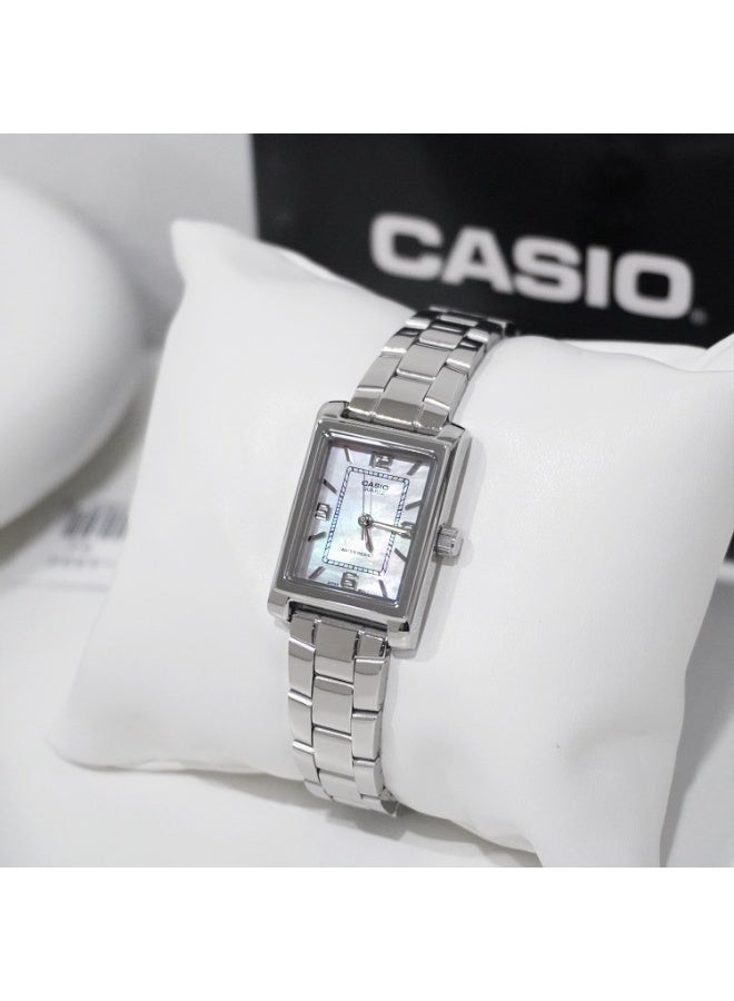 كاسيو ساعة كاسيو LTP-1234DS-4ADF للنساء – تصميم مستطيل نحيف من الستانلس ستيل مع قرص وردي أنيق - Image 3