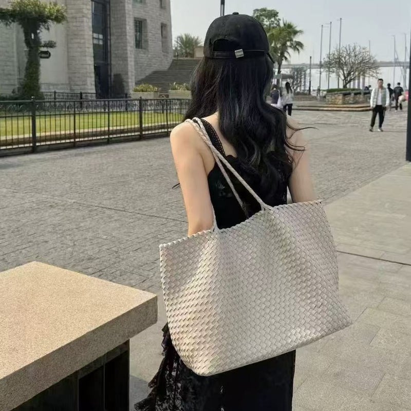 Selling Women'S Bags, New Niche Design Woven Bags, High-End Large-Capacity Shoulder Bags, Simple Tote Bags For Women - Image 3
