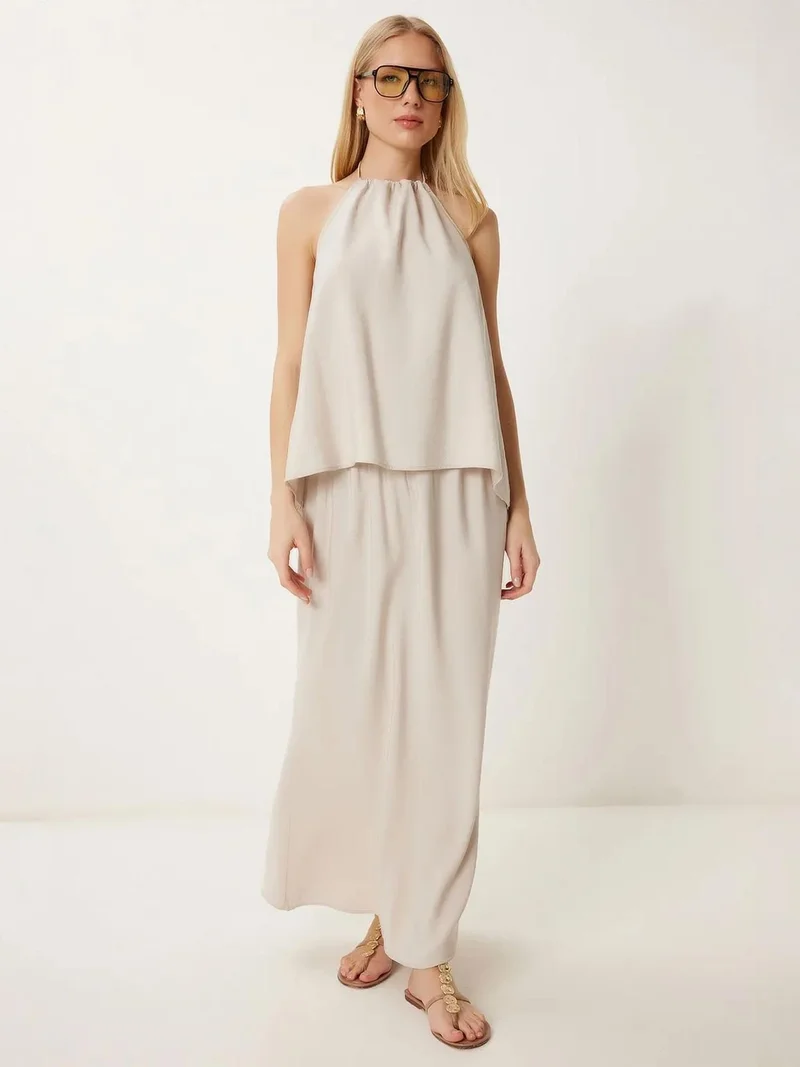 السعادة في إسطنبول ISTANBUL Halter Neck Blouse & Maxi Skirt Co-Ord Set