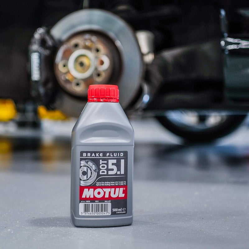 Motul DOT 5.1 High Temp. Brake Fluid (3 Pack) - Image 3