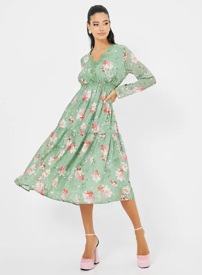 ستايلي Floral Print Lace Insert Tiered Midi Dress