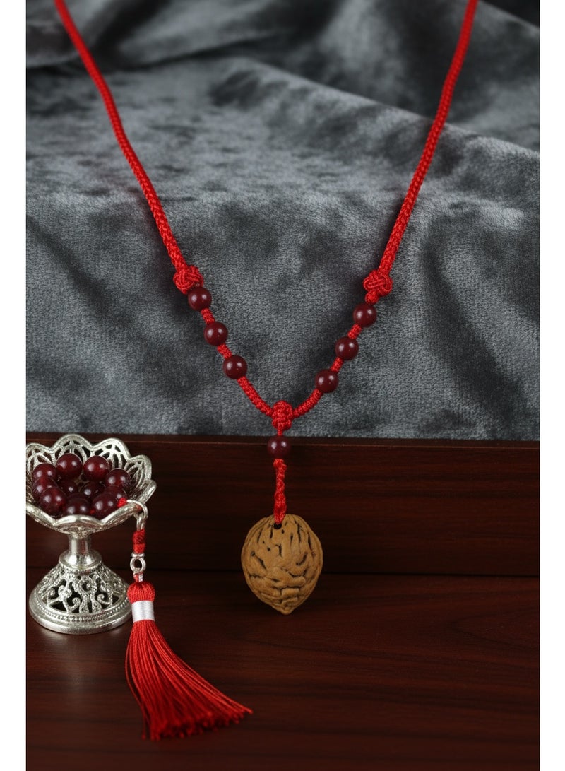 تشوميل قلادة مصنوعة يدويًا من حبل أحمر مضفر محظوظ مع قلادة من بذور الخوخ الطبيعية وخرز - Image 2