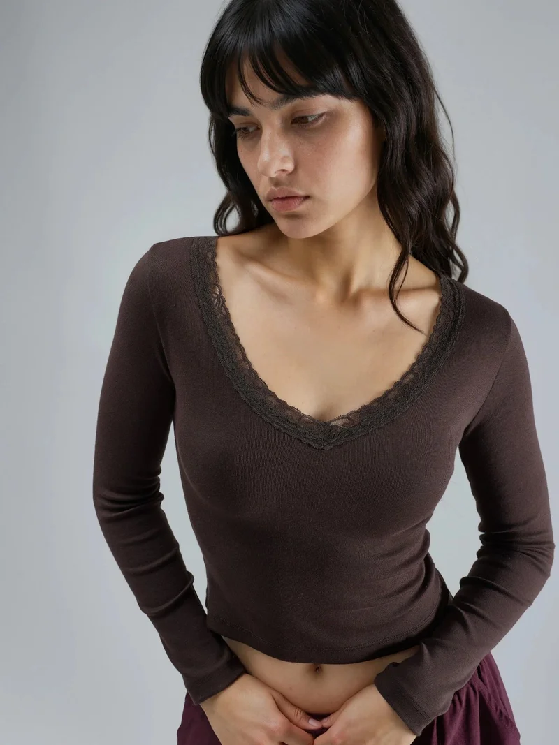 بوسيم BUSEM Slim Fit V-Neck Blouse with Lace Detail