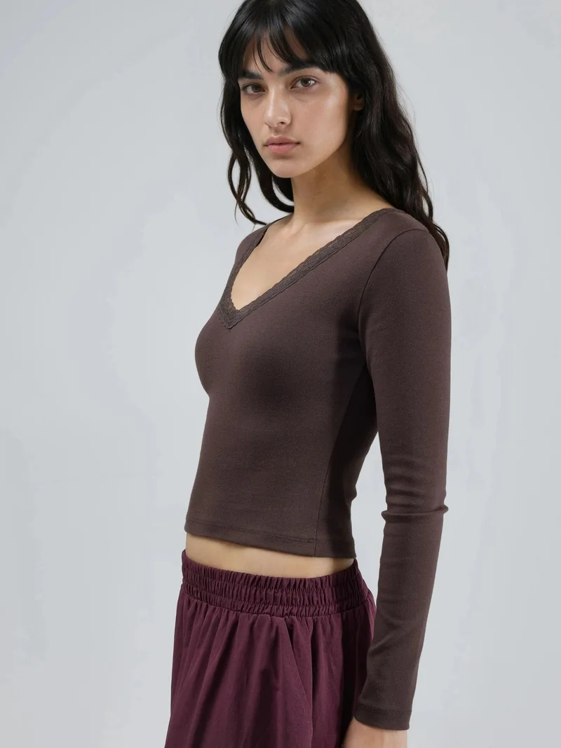 بوسيم BUSEM Slim Fit V-Neck Blouse with Lace Detail