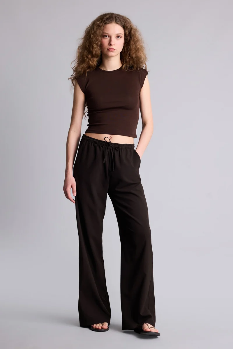 ديفاكتو Slim Fit Crew Neck Ribana Short Sleeve T-Shirt