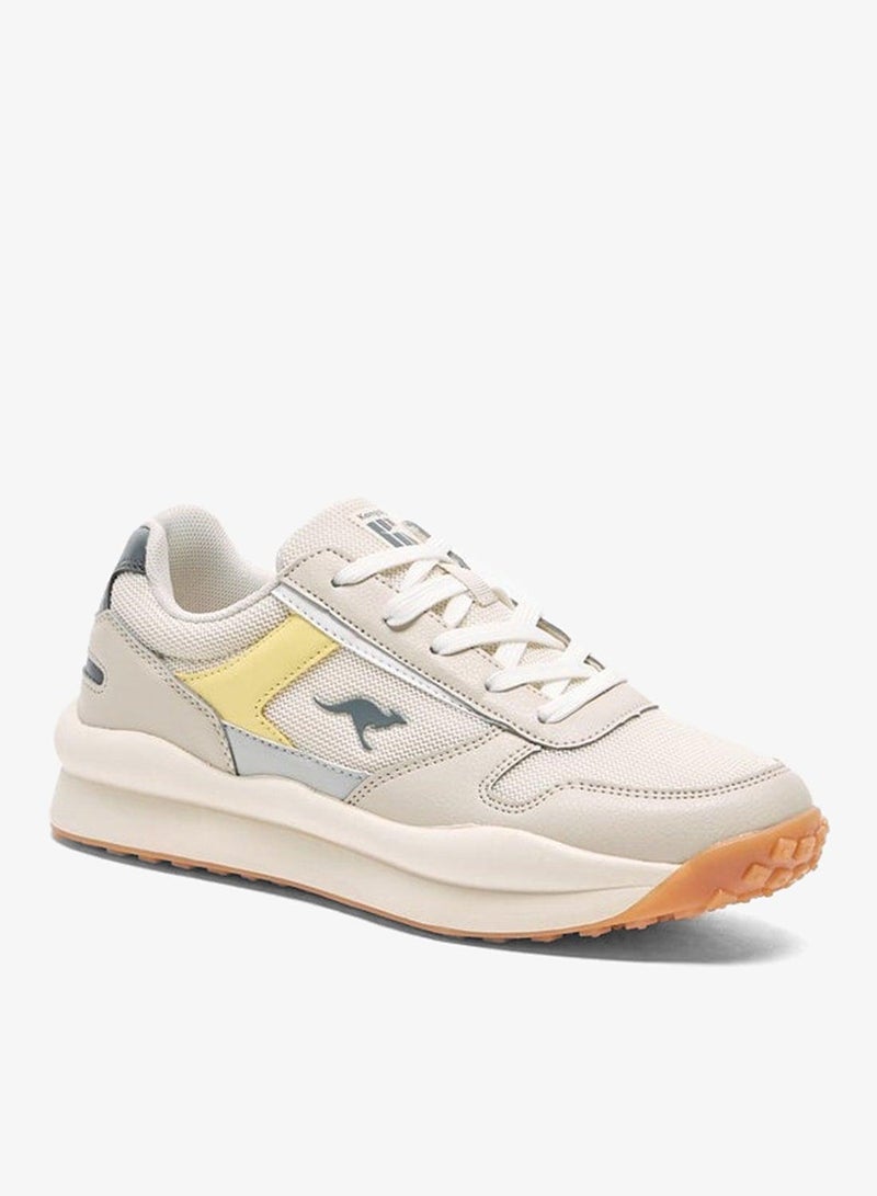 كانغاروس حذاء رياضي نسائي برباط وتفاصيل متباينة - Image 1