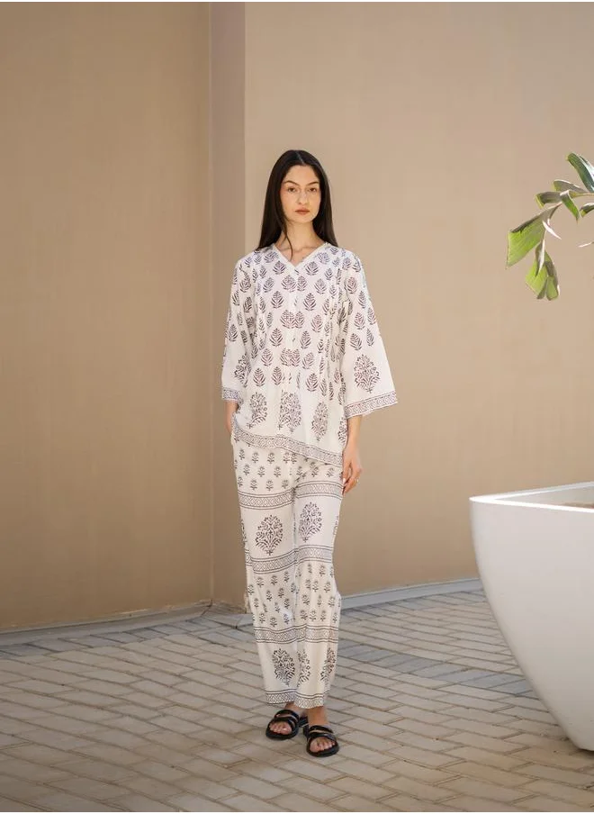 سانسكريتي هومز Sanskrutihomes Ethnic Motifs Printed  -Neck Top and Pants Co-Ords