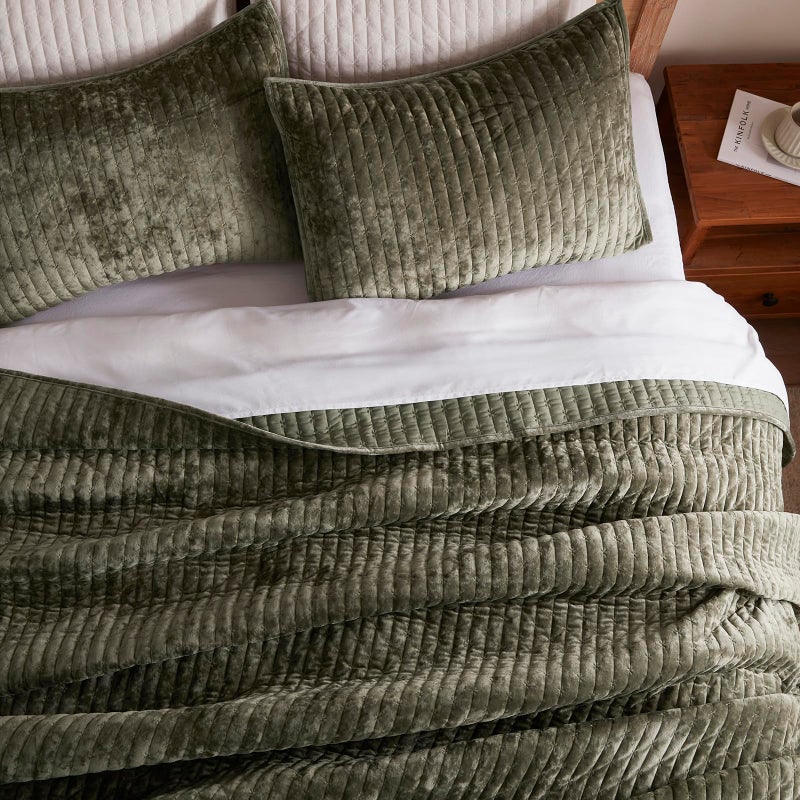 LEAONME Velvet Quilt King Size 98''x106'', Lightweight Olive Green Velvet Comforter Set with 2 Matching Shams, Soft Cross Stitch Bedspread Coverlet Bedding Set for All Season - Image 4
