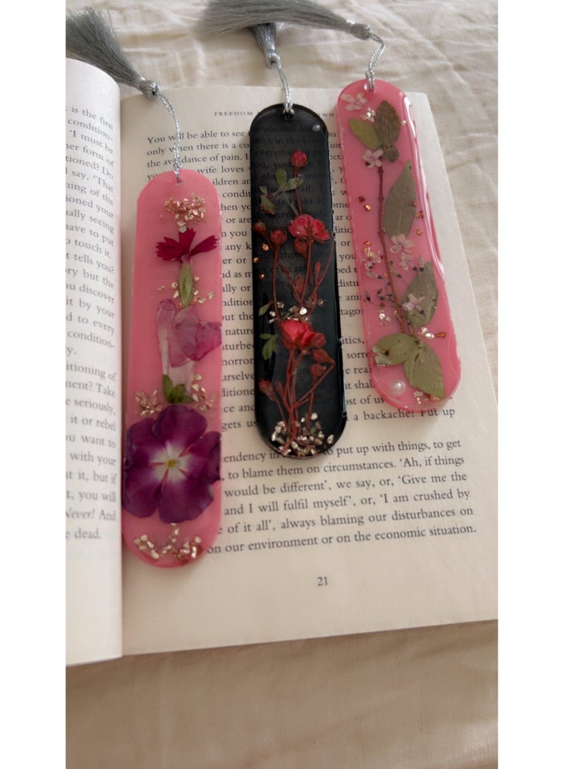 Hazel Vistaa Real Flower Handmade Bookmarks - Image 1