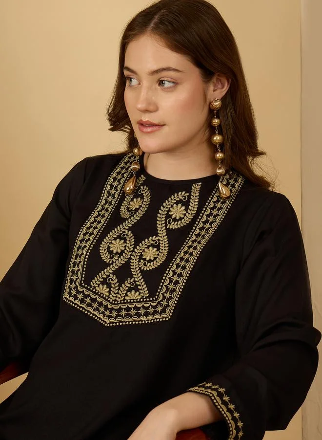 Styli Styli Crepe Jalabiya with Gold Trim