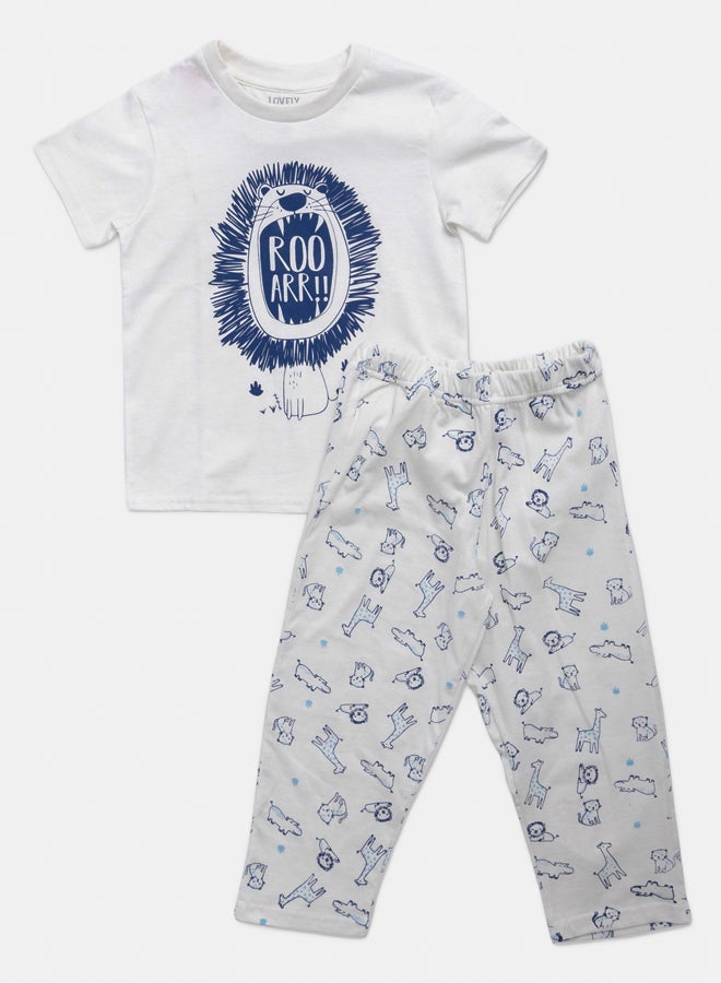 طقم بيجامة أبيض نصف كم للأولاد بطبعة أسد