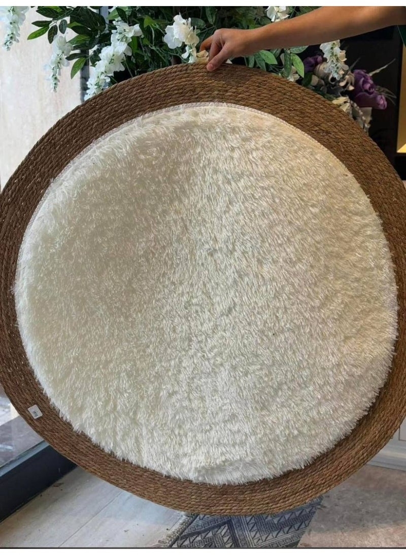 For lovers of handmade and boho style: Round and oval natural wicker rugs. A work of art for your home, adding beauty and elegance to any corner. Excellent quality and materials. Other designs are available; see photos. Available in round size 80 cm