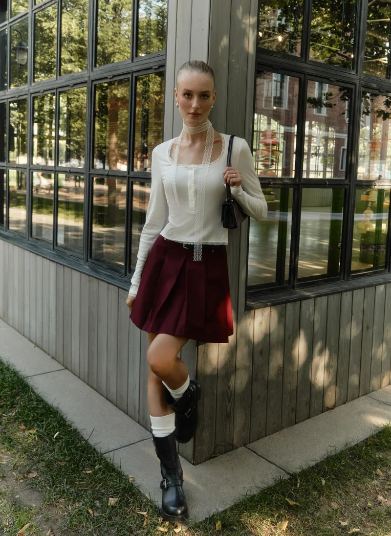 Lichi Jersey top with lace ribbon at the neck
