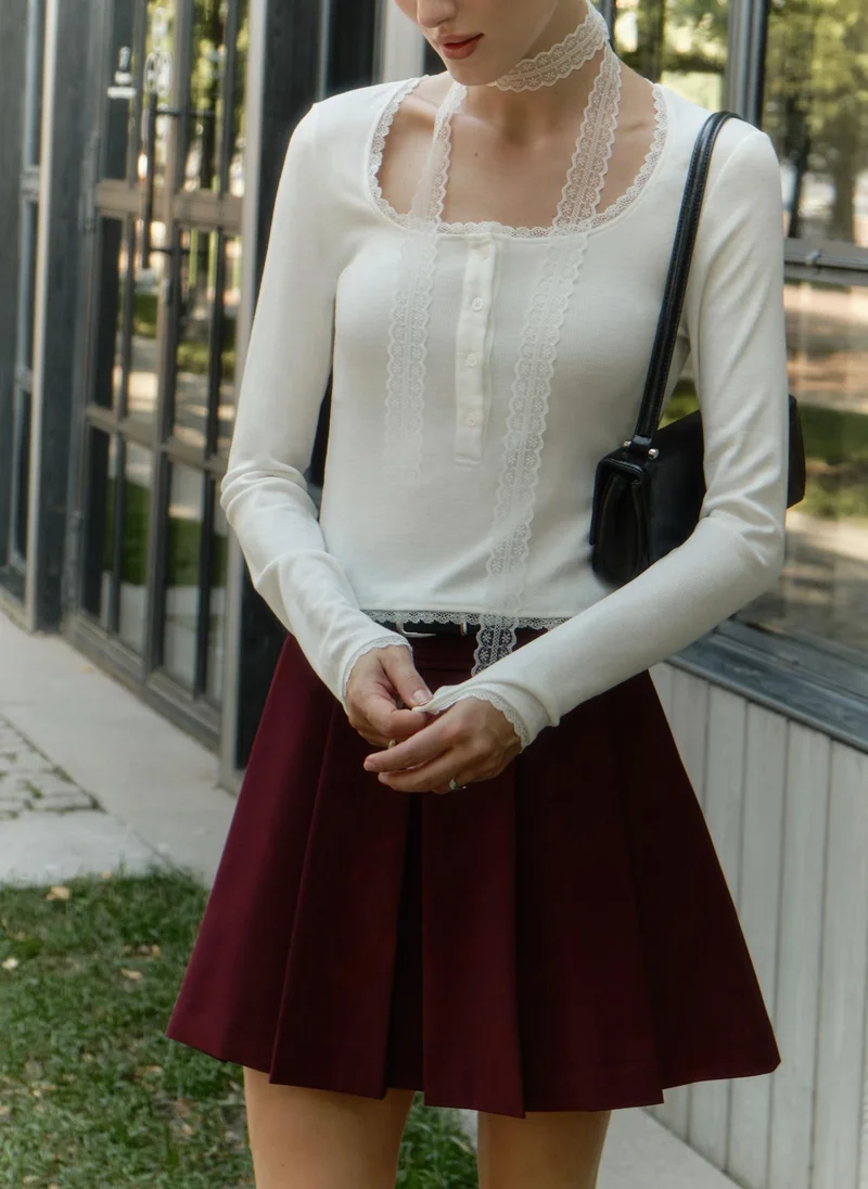 Lichi Jersey top with lace ribbon at the neck