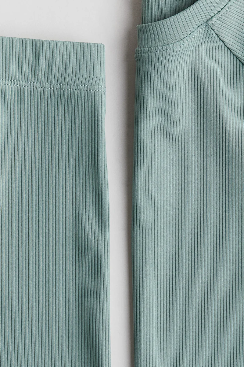 اتش اند ام طقم سباحة من خامة بعامل حماية 50 من الشمس