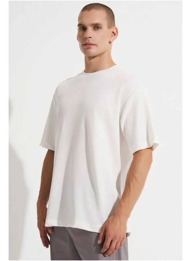 JUNE June Men Oversize Pattern Crew Neck Tshirt White