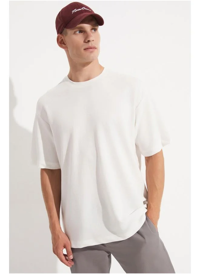 JUNE June Men Oversize Pattern Crew Neck Tshirt White