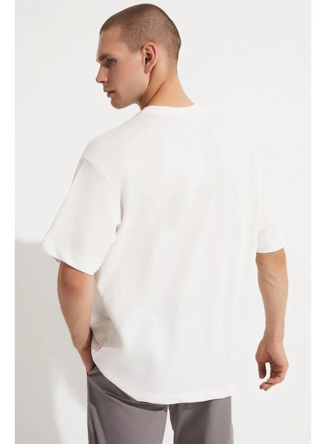 JUNE June Men Oversize Pattern Crew Neck Tshirt White