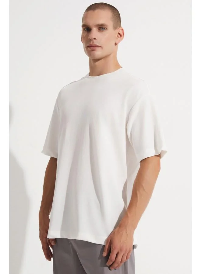 JUNE June Men Oversize Pattern Crew Neck Tshirt White
