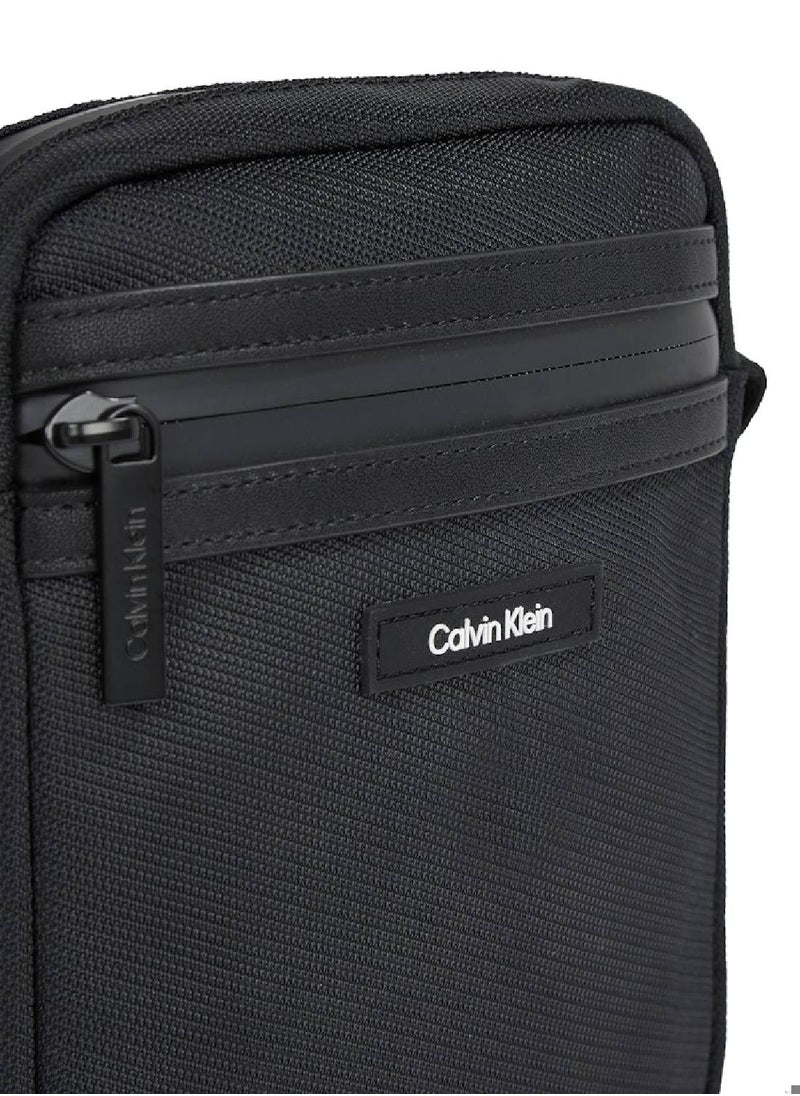 CALVIN KLEIN Men's Ck Essential Reporter Bag - Polyester, Black  - Image 4