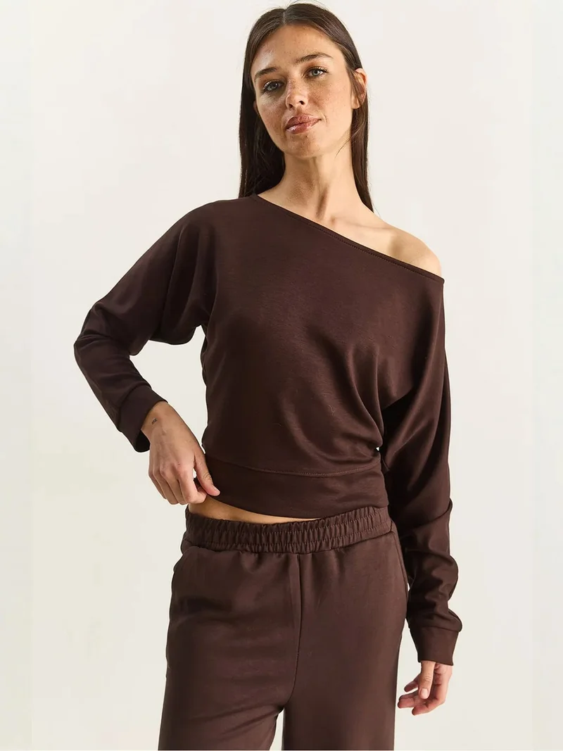 Bianco Lucci LUCCI Asymmetrical Collar Knitted Blouse