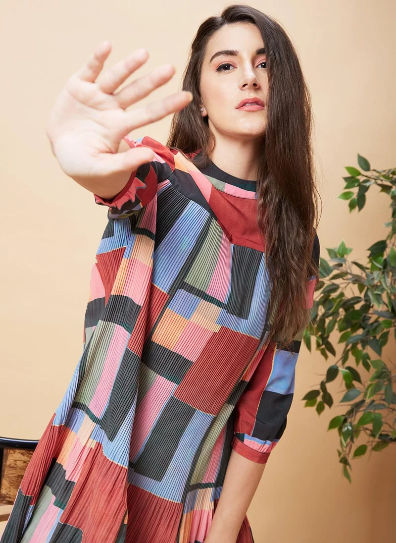 جلو باص فستان جلوبس نسائي بألوان متداخلة وتفاصيل مجمعة أو بليسيه