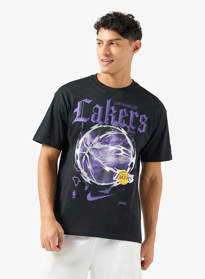 La Lakers Courtside Half-Court Og Club M90 T-Shirt