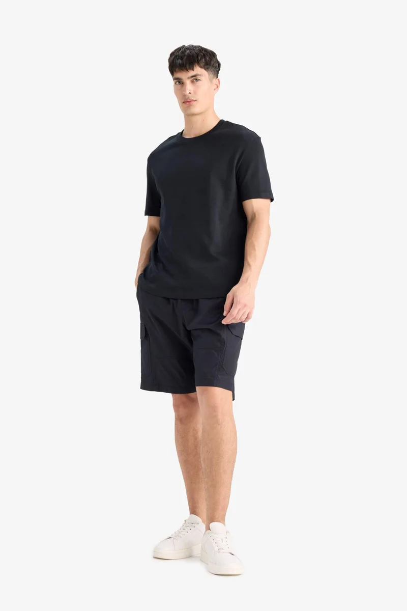 ديفاكتو Regular Fit Crew Neck Short Sleeve T-Shirt