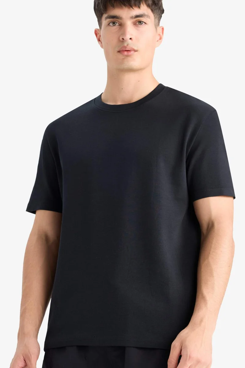 ديفاكتو Regular Fit Crew Neck Short Sleeve T-Shirt