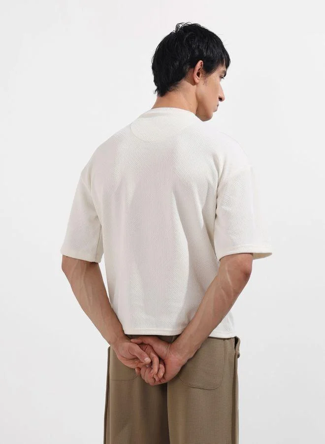 شركة المرآب الهندية Men Boxy Fit Textured Crew Neck Half Sleeves T-Shirt
