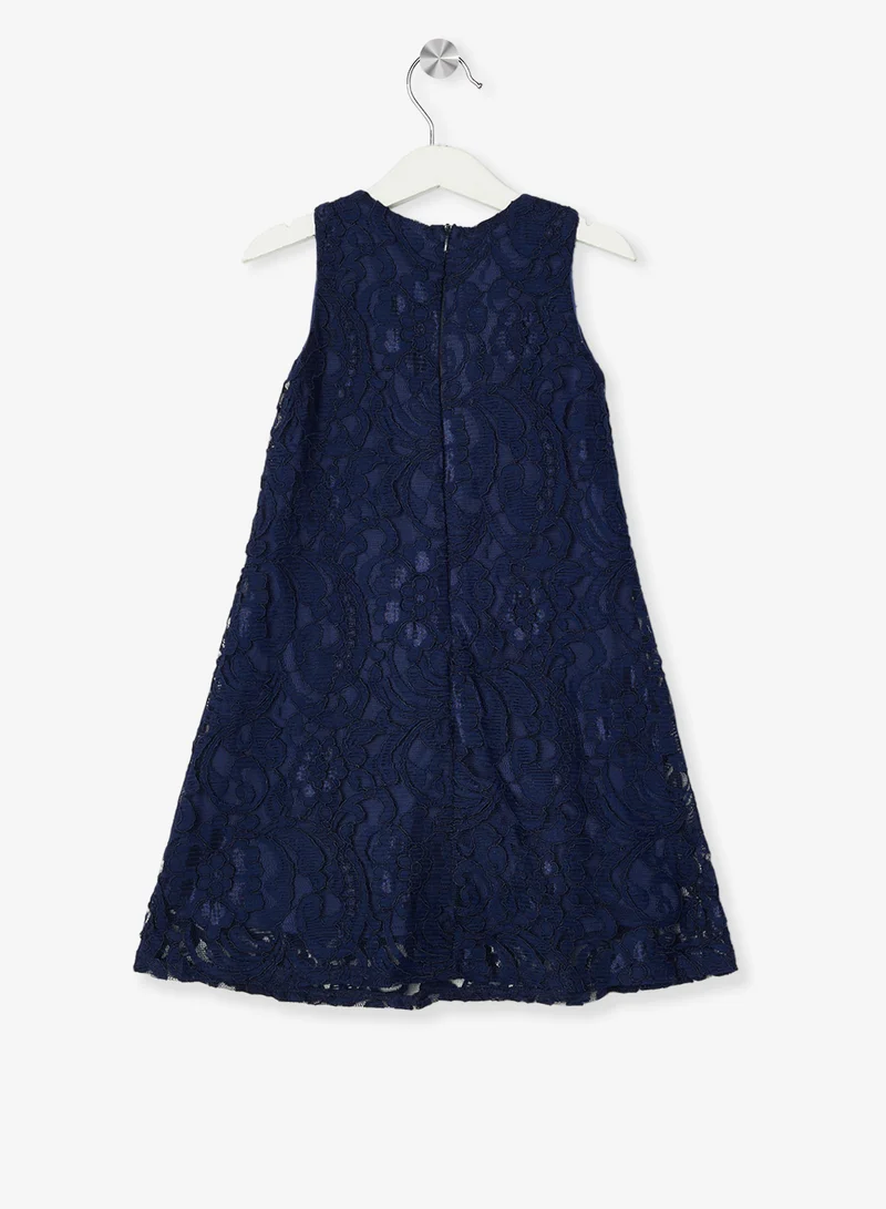 ليتل جولدن ابل فستان دانتيل صلب بتفاصيل دقيقة