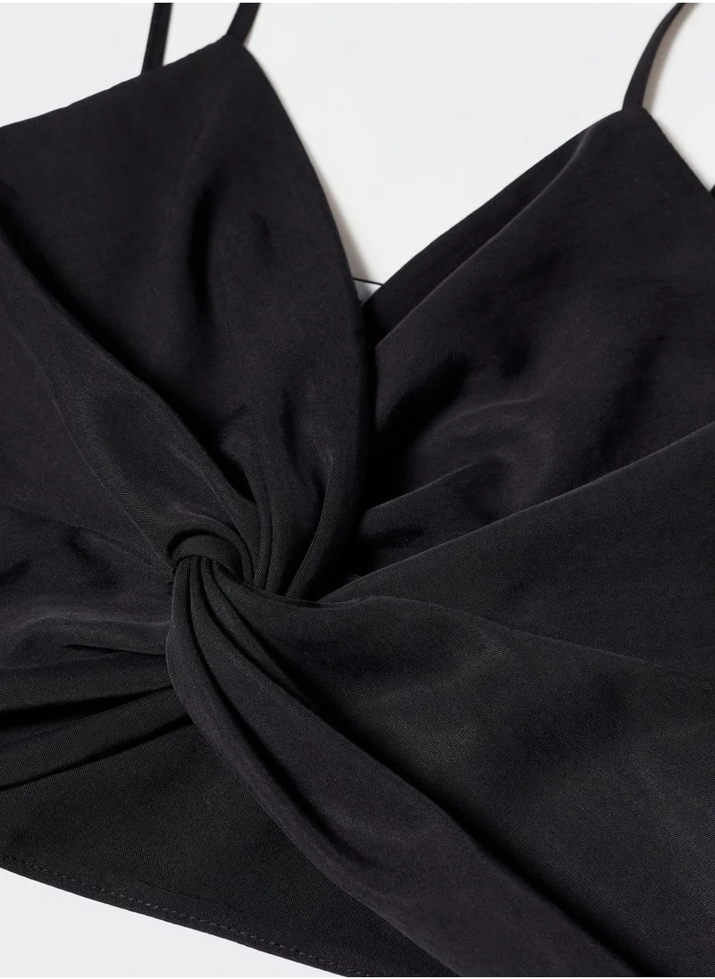 مانجو Youth Essential V-Neck Crop Top