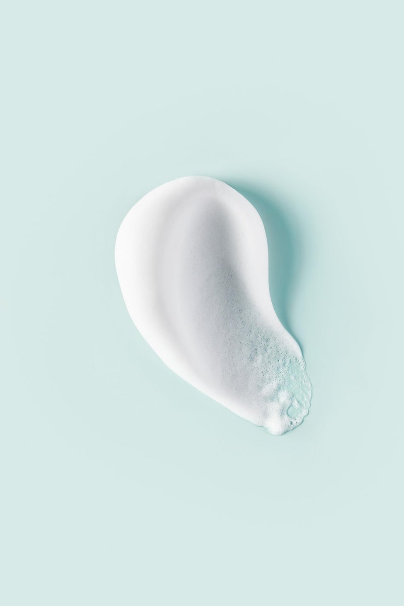 Ouidad موس أويداد فيتال كيرل+ لتعريف التجاعيد، رغوة شعر خفيفة الوزن، مصفف لتثبيت ناعم وقابل للمس، يضيف لمعانًا، وارتدادًا وحجمًا، للتجاعيد الحلزونية - Image 3