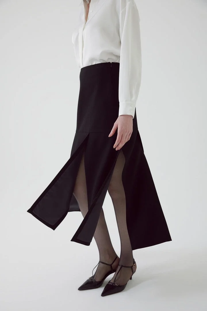 EXQUISE Regular Black Skirt with Slit