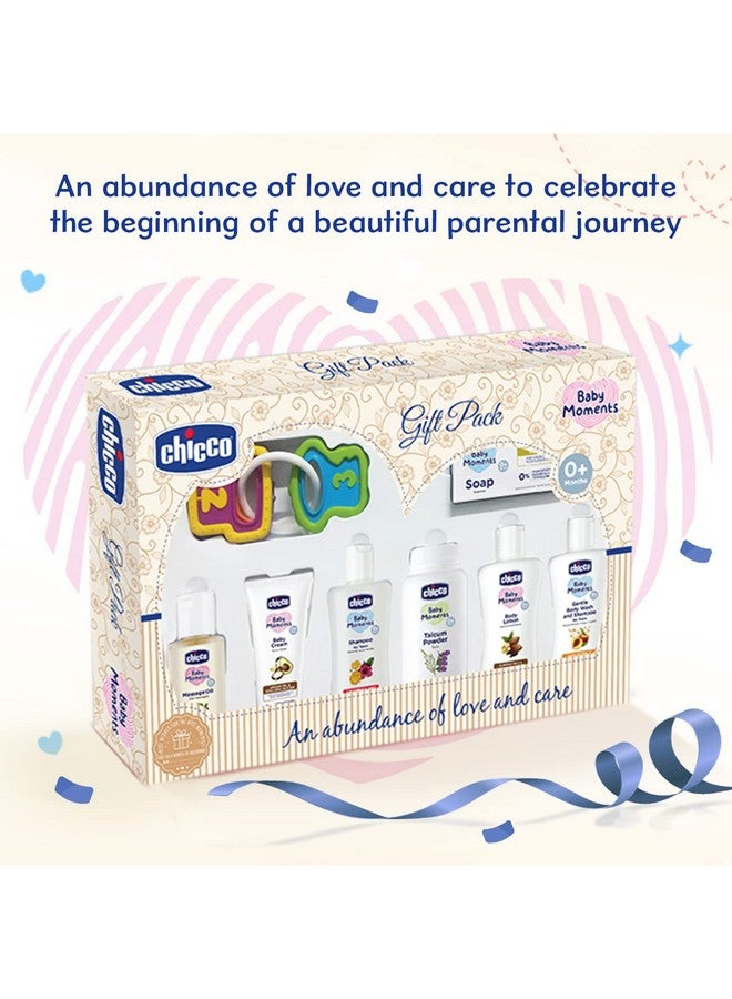 شيكو مجموعة هدايا Baby Moments Delight (بيج) تحتوي على 7 منتجات للعناية ببشرة الطفل وشعره ولعبة خشخشة | مجموعة هدايا العناية بالطفل لحفل استقبال المولود الجديد والآباء الجدد وأعياد الميلاد | خالية من الفينوكسي إيثانول - Image 3