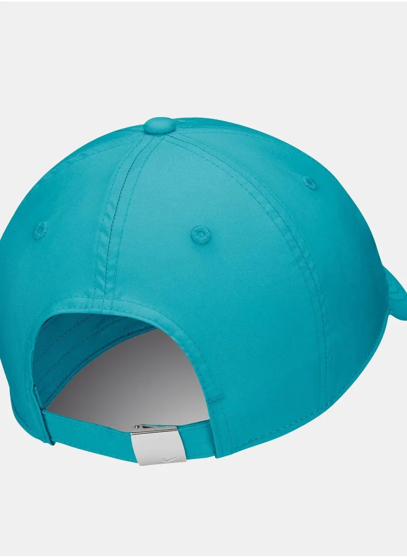 Nike Dri-FIT Club Unstructured Metal Swoosh Cap