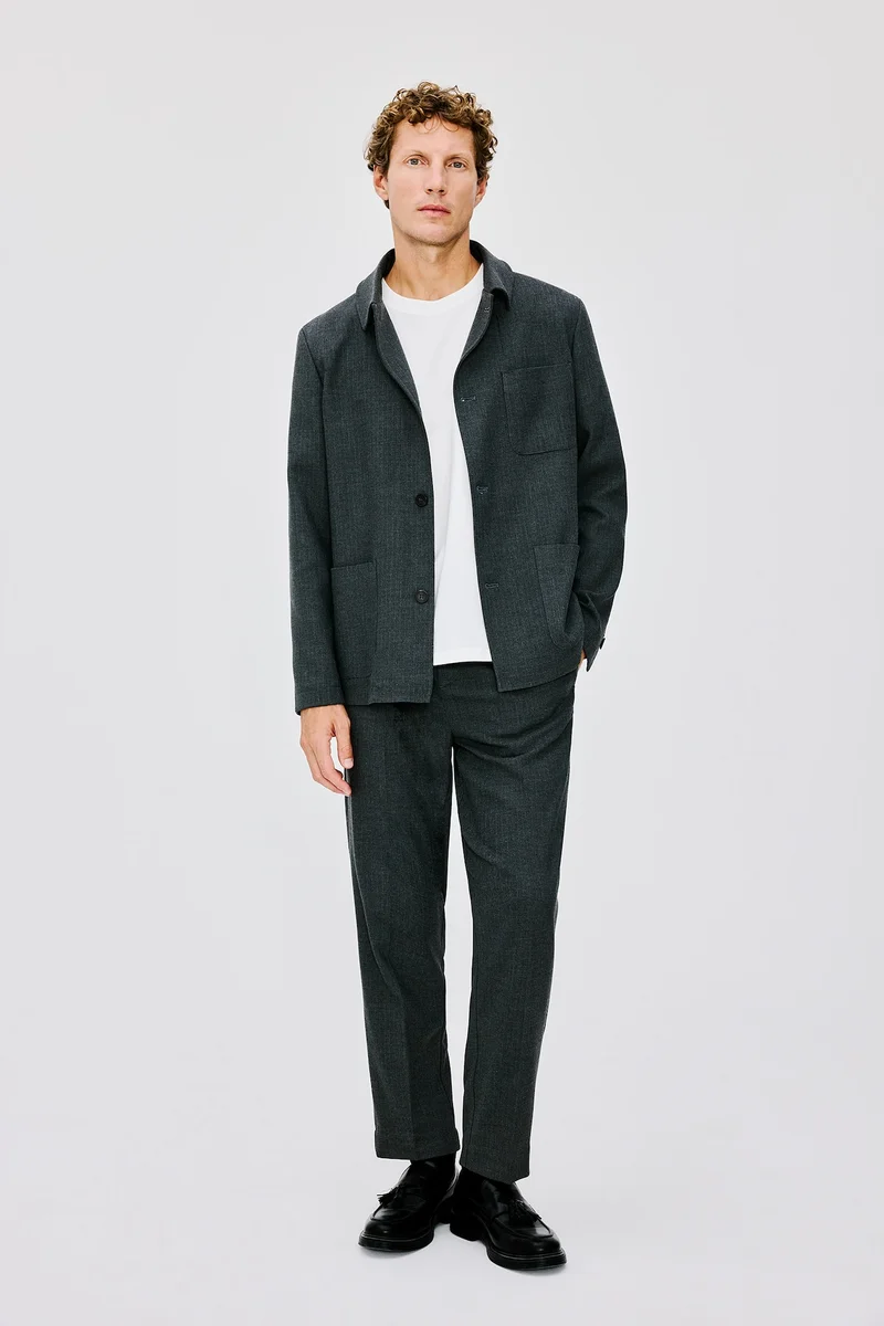 ديفاكتو Regular Fit Classic Straight Leg Pockets Mid-Rise Trousers